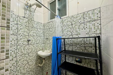 Banheiro de kitnet/studio para alugar com 1 quarto, 16m² em Botafogo, Rio de Janeiro