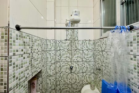 Banheiro de kitnet/studio para alugar com 1 quarto, 16m² em Botafogo, Rio de Janeiro