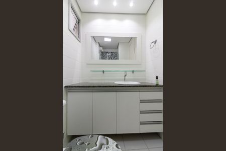 Apartamento à venda com 65m², 2 quartos e 1 vaga Apartamento à venda com 65m², 2 quartos e 1 vagaBanheiro Social