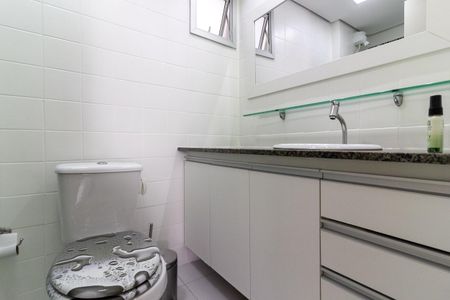 Apartamento à venda com 65m², 2 quartos e 1 vaga Apartamento à venda com 65m², 2 quartos e 1 vagaBanheiro Social
