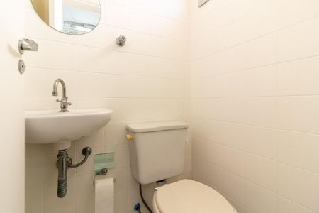 Apartamento à venda com 65m², 2 quartos e 1 vaga Apartamento à venda com 65m², 2 quartos e 1 vagaBanheiro de Serviço