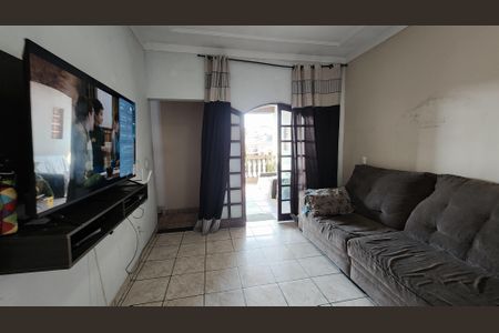 Casa à venda com 250m², 3 quartos e 2 vagasSala