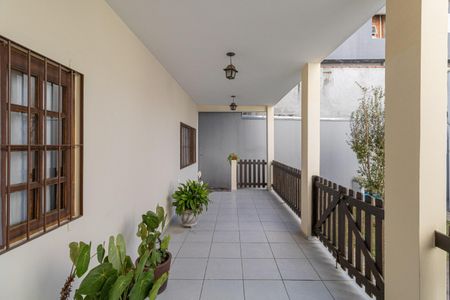 Casa à venda com 465m², 4 quartos e 3 vagas Casa à venda com 465m², 4 quartos e 3 vagasÁrea Externa