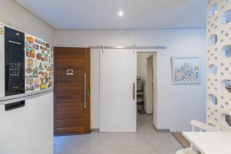 Casa à venda com 465m², 4 quartos e 3 vagas Casa à venda com 465m², 4 quartos e 3 vagasCozinha