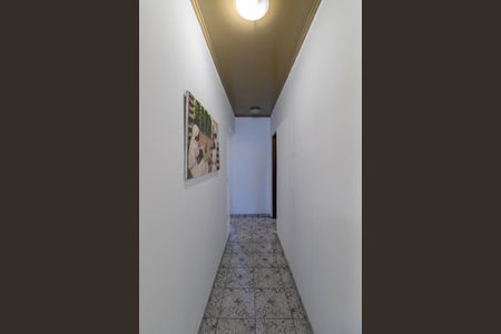 Casa à venda com 465m², 4 quartos e 3 vagas Casa à venda com 465m², 4 quartos e 3 vagasCorredor