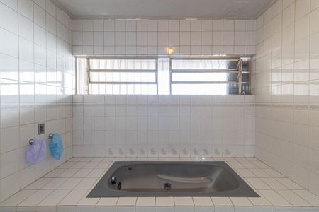 Casa à venda com 465m², 4 quartos e 3 vagas Casa à venda com 465m², 4 quartos e 3 vagasBanheiro da Suíte