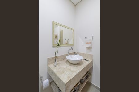 Casa à venda com 465m², 4 quartos e 3 vagas Casa à venda com 465m², 4 quartos e 3 vagasBanheiro Social