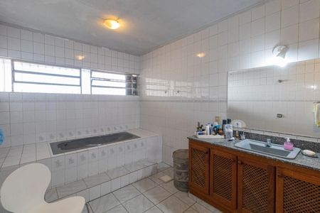 Casa à venda com 465m², 4 quartos e 3 vagas Casa à venda com 465m², 4 quartos e 3 vagasBanheiro da Suíte