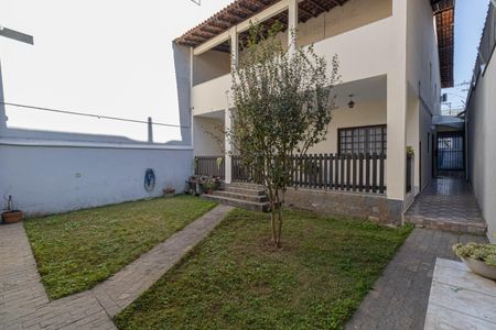 Casa à venda com 465m², 4 quartos e 3 vagas Casa à venda com 465m², 4 quartos e 3 vagasQuintal