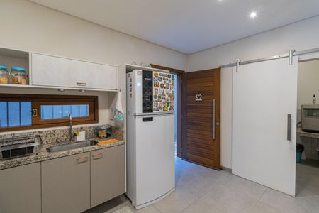 Casa à venda com 465m², 4 quartos e 3 vagas Casa à venda com 465m², 4 quartos e 3 vagasCozinha