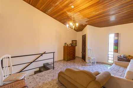 Casa à venda com 465m², 4 quartos e 3 vagas Casa à venda com 465m², 4 quartos e 3 vagasSala 2