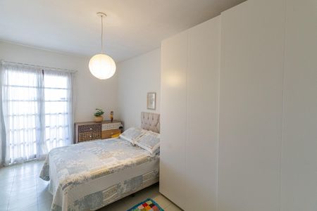 Casa à venda com 465m², 4 quartos e 3 vagas Casa à venda com 465m², 4 quartos e 3 vagasQuarto 2