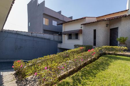 Casa à venda com 465m², 4 quartos e 3 vagas Casa à venda com 465m², 4 quartos e 3 vagasJardim