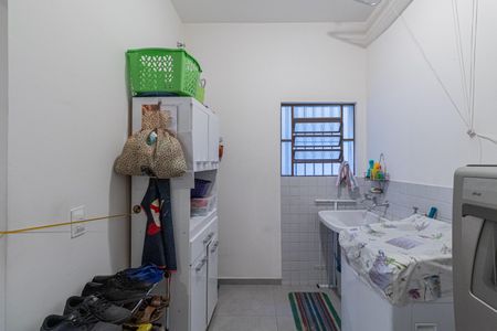 Casa à venda com 465m², 4 quartos e 3 vagas Casa à venda com 465m², 4 quartos e 3 vagasÁrea de Serviço