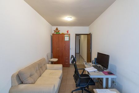 Casa à venda com 465m², 4 quartos e 3 vagas Casa à venda com 465m², 4 quartos e 3 vagasQuarto 1