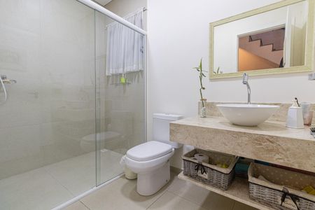 Casa à venda com 465m², 4 quartos e 3 vagas Casa à venda com 465m², 4 quartos e 3 vagasBanheiro Social