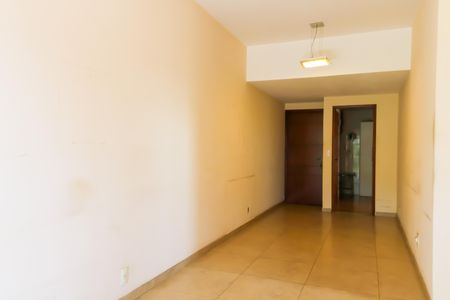 Apartamento à venda com 75m², 2 quartos e 1 vagaSala