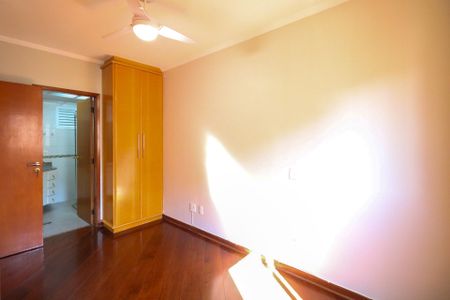 Apartamento à venda com 110m², 3 quartos e 2 vagas Apartamento à venda com 110m², 3 quartos e 2 vagasSuíte