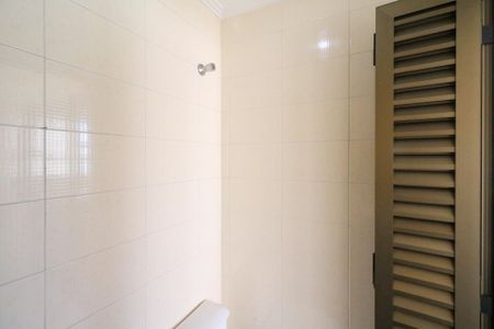 Apartamento à venda com 110m², 3 quartos e 2 vagas Apartamento à venda com 110m², 3 quartos e 2 vagasBanheiro de Serviço