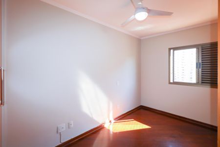 Apartamento à venda com 110m², 3 quartos e 2 vagas Apartamento à venda com 110m², 3 quartos e 2 vagasSuíte