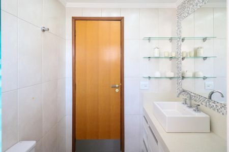 Apartamento à venda com 110m², 3 quartos e 2 vagas Apartamento à venda com 110m², 3 quartos e 2 vagasBanheiro Social