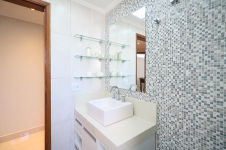 Apartamento à venda com 110m², 3 quartos e 2 vagas Apartamento à venda com 110m², 3 quartos e 2 vagasBanheiro Social