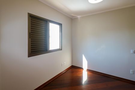 Apartamento à venda com 110m², 3 quartos e 2 vagas Apartamento à venda com 110m², 3 quartos e 2 vagasQuarto 1
