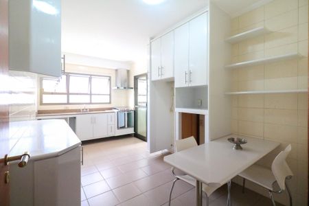 Apartamento à venda com 110m², 3 quartos e 2 vagas Apartamento à venda com 110m², 3 quartos e 2 vagasCozinha