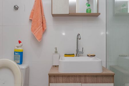 Casa à venda com 200m², 3 quartos e 2 vagasBanheiro de serviço