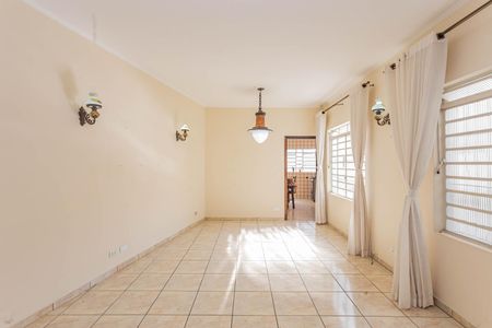 Casa à venda com 200m², 3 quartos e 2 vagasSala