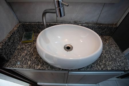 Apartamento para alugar com 55m², 2 quartos e 1 vaga Apartamento para alugar com 55m², 2 quartos e 1 vagaBanheiro social