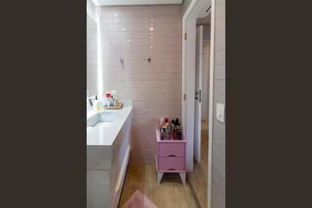 Apartamento à venda com 70m², 2 quartos e 2 vagasBanheiro da Suíte