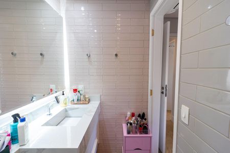 Apartamento à venda com 70m², 2 quartos e 2 vagasBanheiro da Suíte