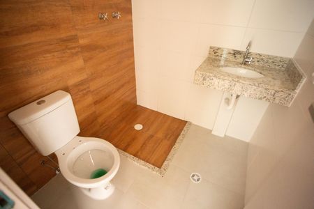 Casa à venda com 124m², 3 quartos e 2 vagasBanheiro 