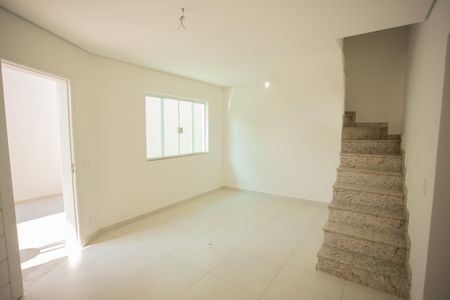 Casa à venda com 124m², 3 quartos e 2 vagasSala