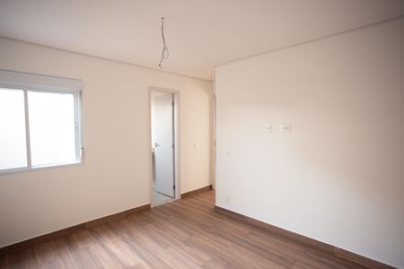 Casa à venda com 124m², 3 quartos e 2 vagasSuíte