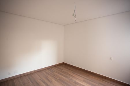 Casa à venda com 124m², 3 quartos e 2 vagasSuíte