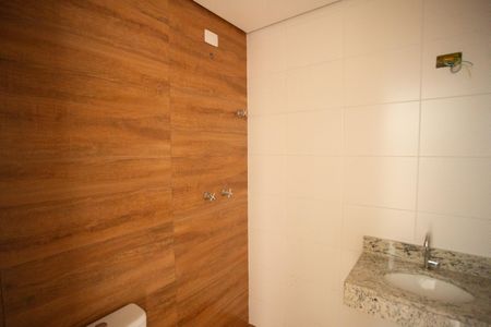 Casa à venda com 124m², 3 quartos e 2 vagasBanheiro 