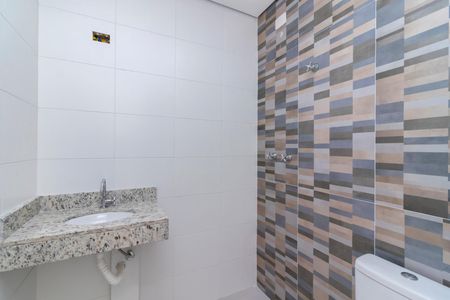 Casa de condomínio à venda com 124m², 3 quartos e 2 vagasBanheiro 2