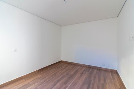 Casa de condomínio à venda com 124m², 3 quartos e 2 vagasSuíte