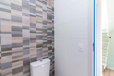 Casa de condomínio à venda com 124m², 3 quartos e 2 vagasBanheiro 2