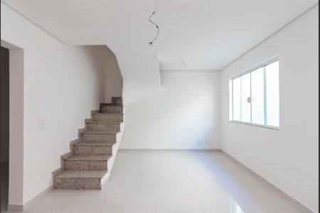 Casa de condomínio à venda com 124m², 3 quartos e 2 vagasSala