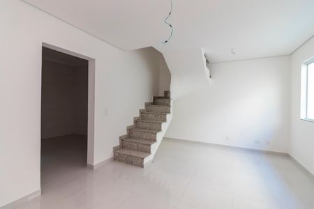 Casa de condomínio à venda com 124m², 3 quartos e 2 vagasSala