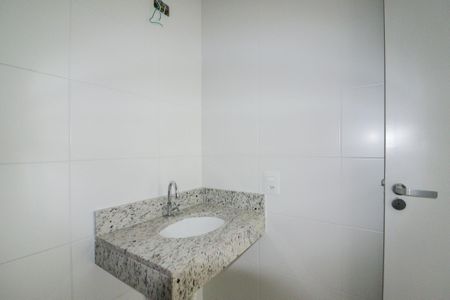 Casa à venda com 124m², 3 quartos e 2 vagas Casa à venda com 124m², 3 quartos e 2 vagasBanheiro Social