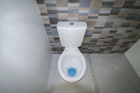 Casa à venda com 124m², 3 quartos e 2 vagas Casa à venda com 124m², 3 quartos e 2 vagasBanheiro Social