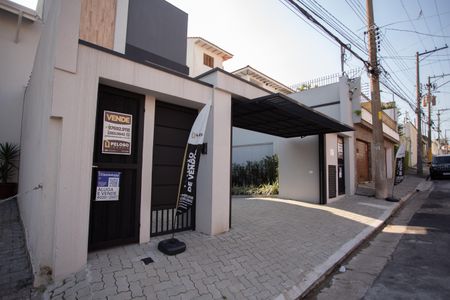 Casa à venda com 124m², 3 quartos e 2 vagasFachada