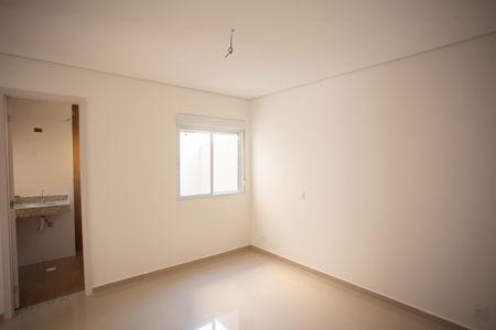 Casa à venda com 124m², 3 quartos e 2 vagasSuíte