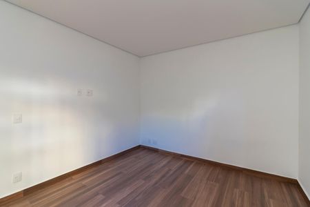 Casa de condomínio à venda com 124m², 3 quartos e 2 vagasSuíte