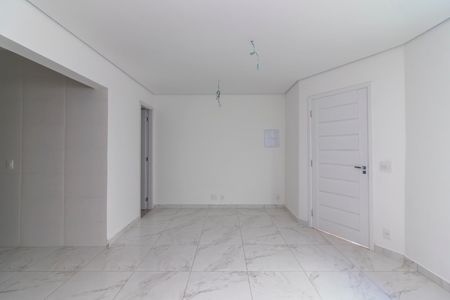 Casa de condomínio à venda com 124m², 3 quartos e 2 vagasSala