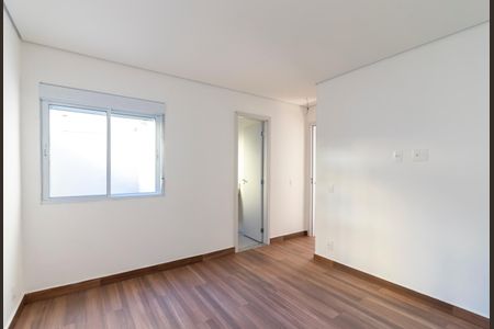 Casa de condomínio à venda com 124m², 3 quartos e 2 vagasSuíte